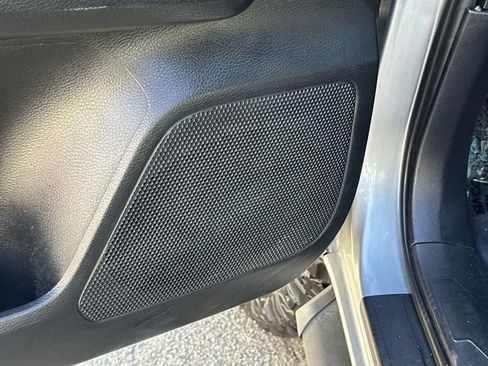 Used 2018 Toyota Tacoma TRD Sport w/ Technology Package image 21