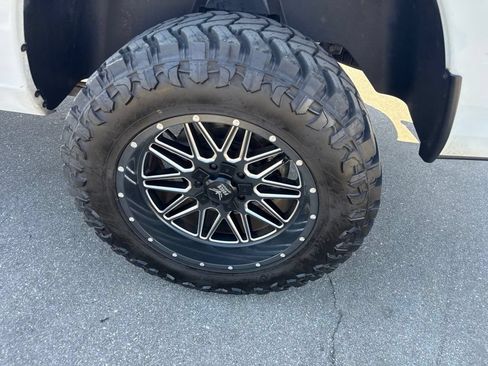 Used 2019 RAM 1500 Classic SLT RWD image 3