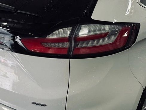 Used 2024 Ford Edge SEL image 7