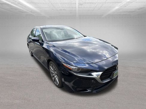 Used 2020 MAZDA MAZDA3 Sedan w/ Premium Package FWD image 7