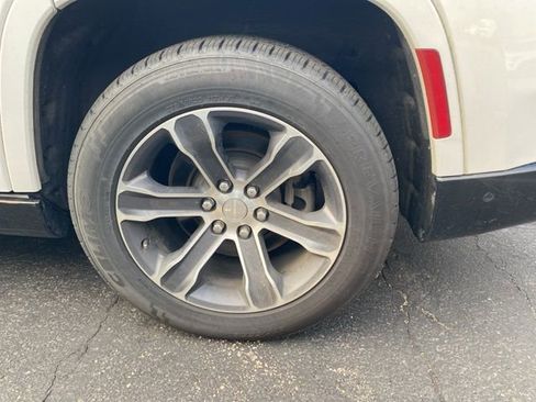 Used 2023 Jeep Grand Wagoneer 4WD image 14