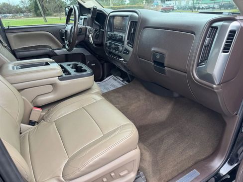 Used 2015 Chevrolet Silverado 2500 LTZ w/ LTZ Plus Package image 30