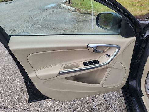 Used 2015 Volvo S60 T5 Premier image 23