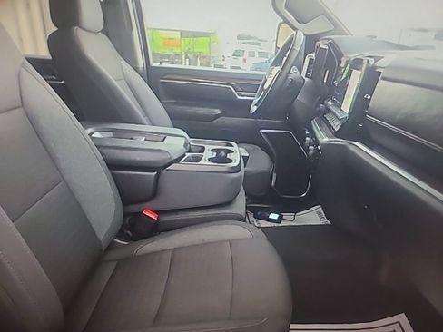 Used 2025 Chevrolet Silverado 2500 LT w/ Convenience Package AWD/4WD image 8