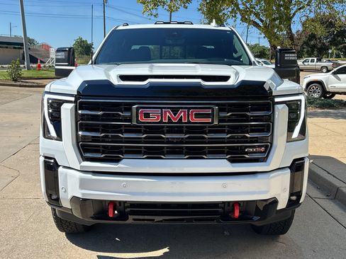 Used 2025 GMC Sierra 2500 AT4 w/ AT4 Premium Plus Package AWD/4WD image 3