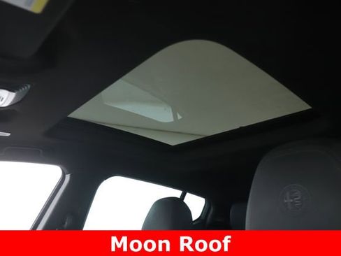 Used 2025 Alfa Romeo Tonale w/ Premium Package image 18