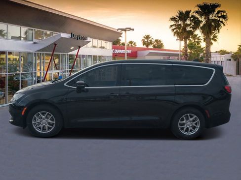 New 2026 Chrysler Voyager LX image 6