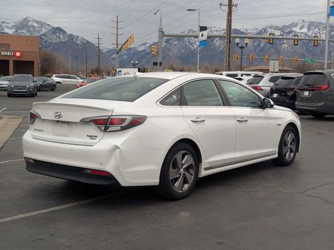 Used 2017 Hyundai Sonata Limited FWD image 4