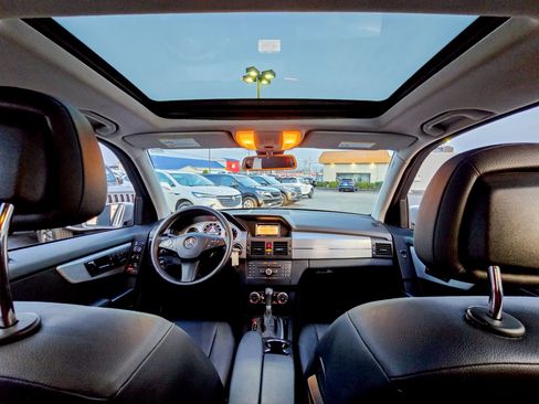 Used 2010 Mercedes-Benz GLK 350 4MATIC image 2