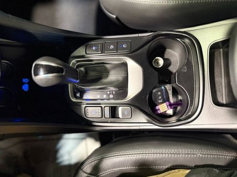 Used 2017 Hyundai Santa Fe SE w/ SE Ultimate Tech Package 03 image 28