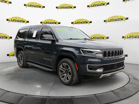 Used 2024 Jeep Wagoneer Series II w/ Flexible Seating Group image 7