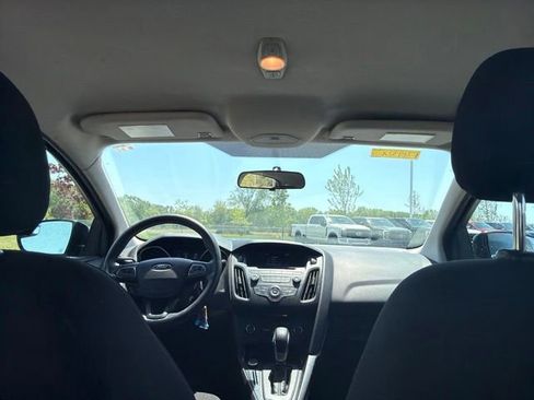Used 2017 Ford Focus SE FWD image 13