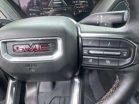 Used 2025 GMC Yukon XL AT4 AWD/4WD image 15