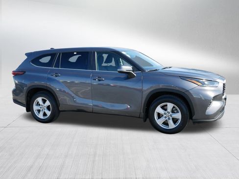 Certified 2024 Toyota Highlander Limited image 6