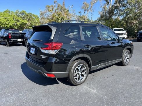 Used 2023 Subaru Forester Premium image 6