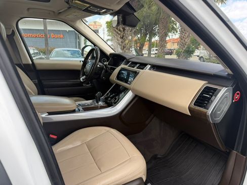 Used 2018 Land Rover Range Rover Sport HSE AWD/4WD image 27