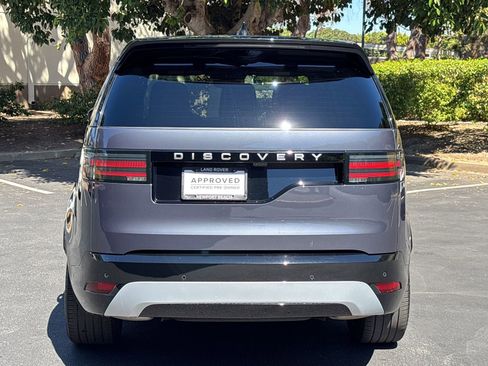 Certified 2024 Land Rover Discovery Metropolitan Edition image 10