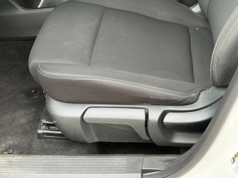 Used 2023 Nissan Rogue S FWD image 4