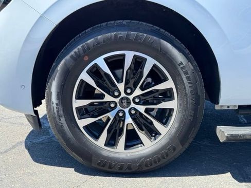 Used 2025 Ford Expedition Platinum AWD/4WD image 87