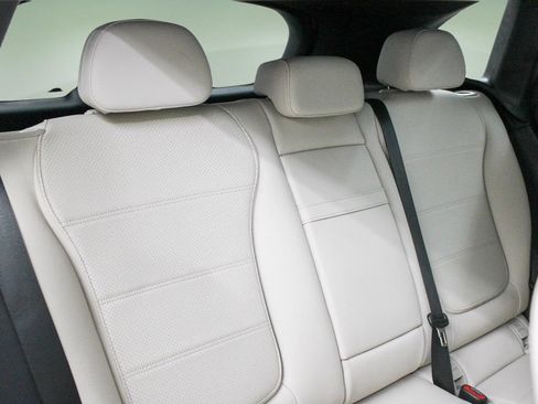 Used 2025 Mercedes-Benz GLC 300 image 28