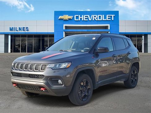 Used 2023 Jeep Compass Trailhawk image 2
