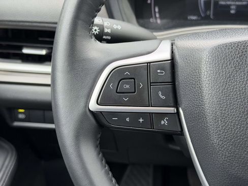 Used 2025 Toyota Grand Highlander AWD image 9