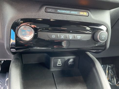 Used 2025 Ford Escape ST-Line w/ Equipment Group 301A image 19