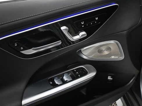 Used 2025 Mercedes-Benz C 300 Sedan image 8