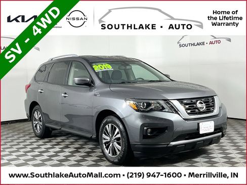 Used 2019 Nissan Pathfinder SV image 1