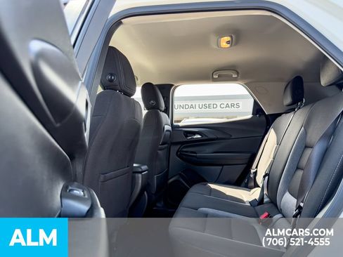 Used 2025 Chevrolet TrailBlazer LT FWD image 12