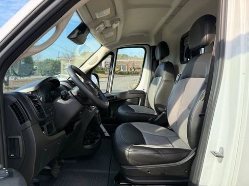 Used 2025 RAM ProMaster 2500 w/ Convenience Group FWD image 12