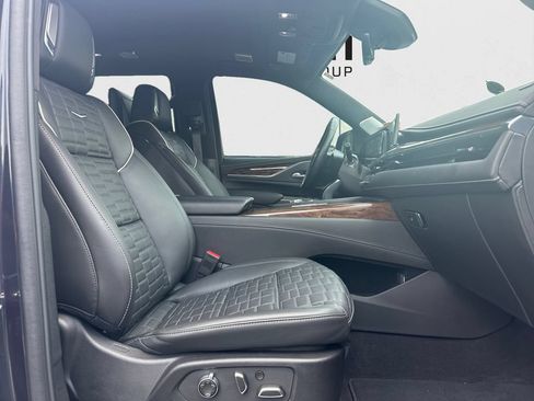 Used 2024 Cadillac Escalade Sport Platinum w/ LPO, Floor Liner Package AWD/4WD image 26