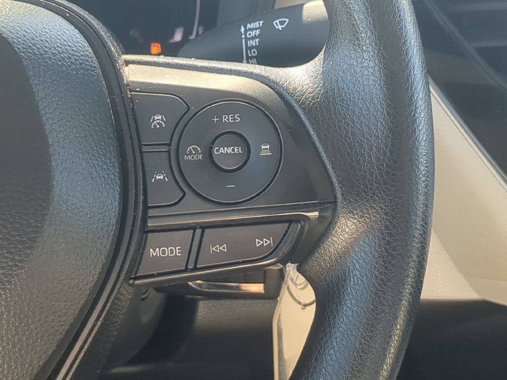 Used 2026 Toyota Corolla LE FWD image 17