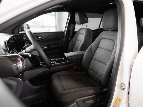 Used 2026 Chevrolet Equinox LT FWD image 10