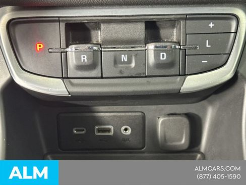 Used 2024 GMC Terrain SLE AWD/4WD image 33