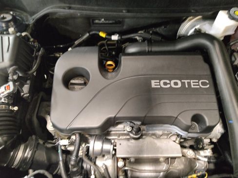 Used 2020 Chevrolet Equinox LS w/ LS Convenience Package FWD image 30