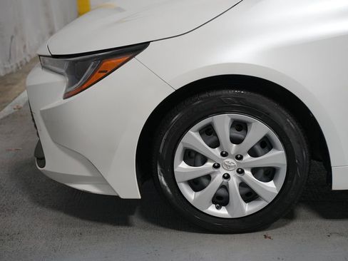 Certified 2023 Toyota Corolla LE image 5