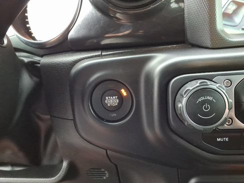 Used 2022 Jeep Gladiator Sport AWD/4WD image 19