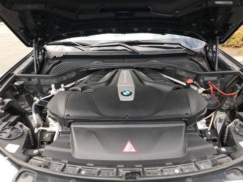 Used 2017 BMW X5 xDrive50i AWD/4WD image 45