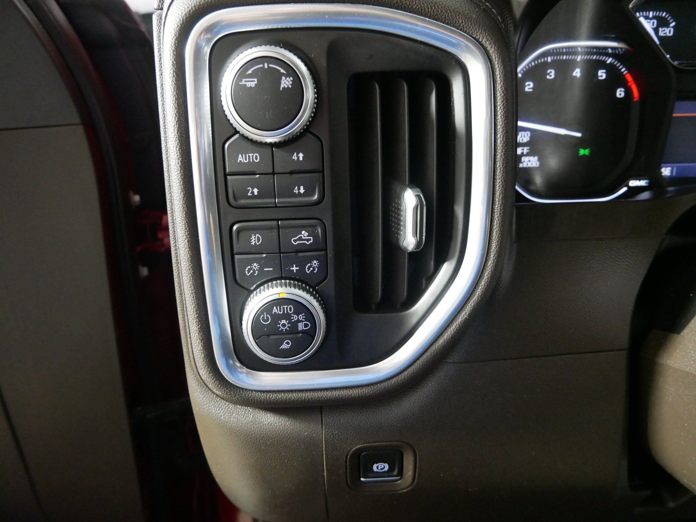 Used 2019 GMC Sierra 1500 SLT w/ SLT Premium Plus Package AWD/4WD image 26