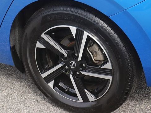 Used 2024 Nissan Sentra SV image 9