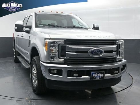 Used 2017 Ford F250 XLT w/ XLT Premium Package image 1