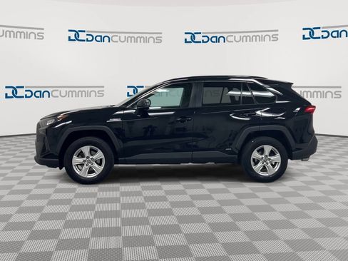 Used 2021 Toyota RAV4 LE AWD/4WD image 5