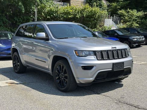 Used 2018 Jeep Grand Cherokee Altitude AWD/4WD image 1