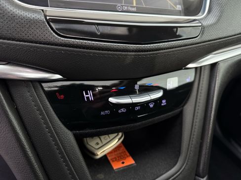 Used 2019 Cadillac XT5 Luxury image 36