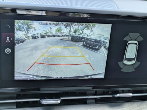 Used 2024 Kia Carnival EX FWD image 26
