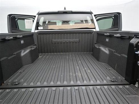 Used 2025 Toyota Tacoma TRD Sport image 13