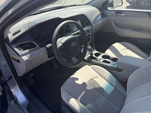 Used 2016 Hyundai Sonata SE w/ Winter Weather Package FWD image 12