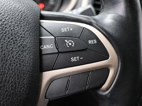 Used 2017 Jeep Cherokee High Altitude AWD/4WD image 26