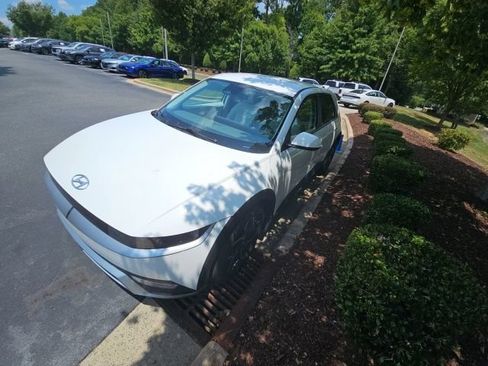 Used 2023 Hyundai Ioniq 5 SEL AWD/4WD image 4